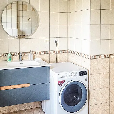 Prázdninový dům Beautiful In With Wifi