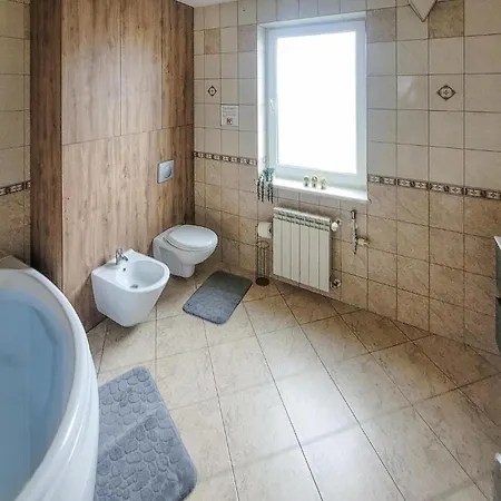 4 Bedroom Amazing In *